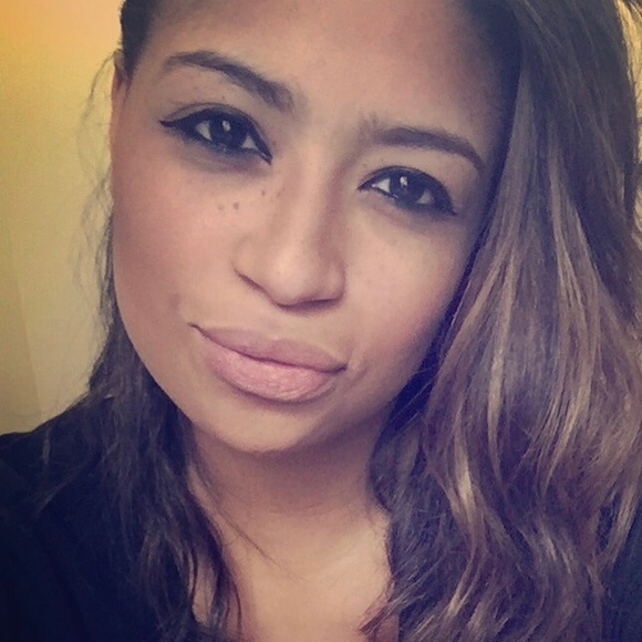 Meet your Posher, Camille - Picture 1 of 1